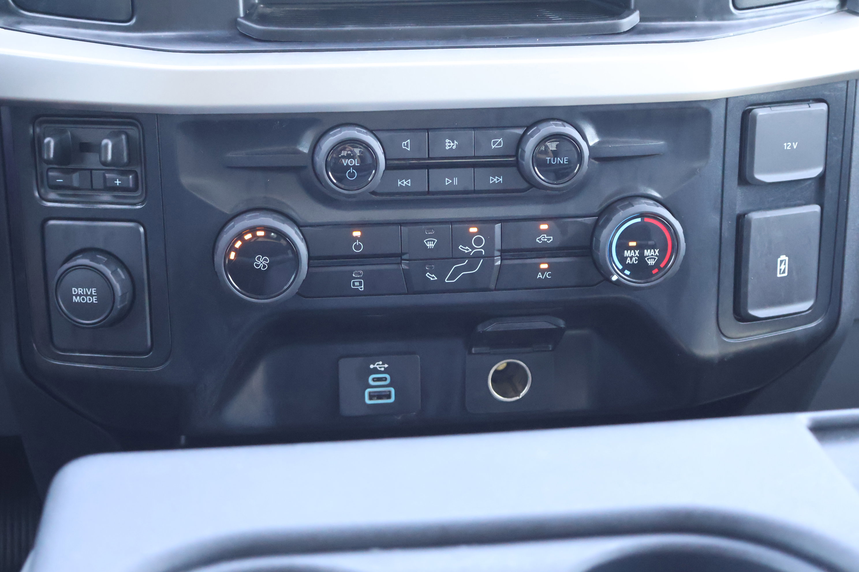 Certified 2024 Ford F250 XL w/ XL Driver Assist Package image 29