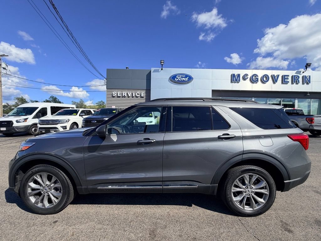 Certified 2023 Ford Explorer XLT w/ Equipment Group 202A AWD/4WD image 4