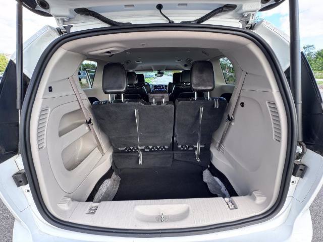 Used 2023 Chrysler Pacifica Touring-L FWD image 14