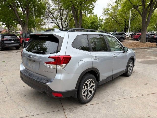Used 2019 Subaru Forester Premium AWD/4WD image 6