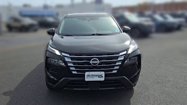 Used 2024 Nissan Rogue S AWD/4WD image 4