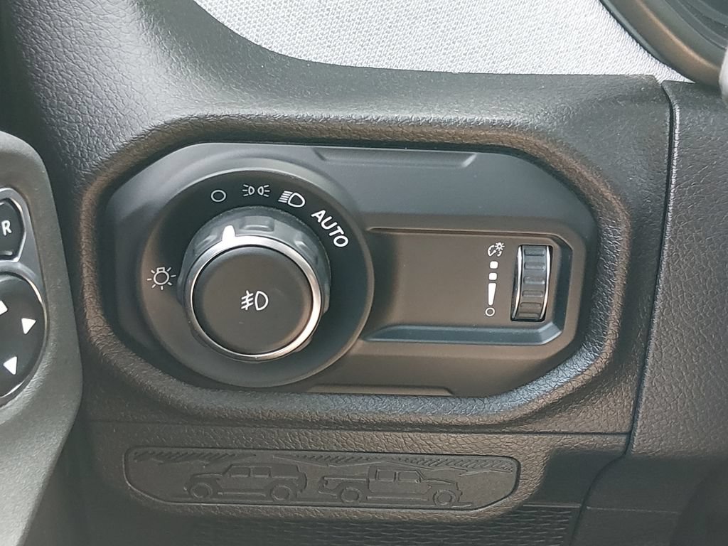 Used 2025 Jeep Wrangler Sport AWD/4WD image 23