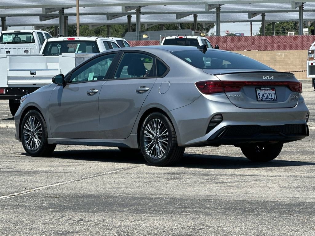 Used 2023 Kia Forte GT-Line w/ GT-Line Premium Package FWD image 5
