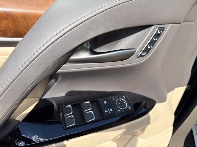 Used 2021 Lexus LX 570 4WD w/ Luxury Package image 7