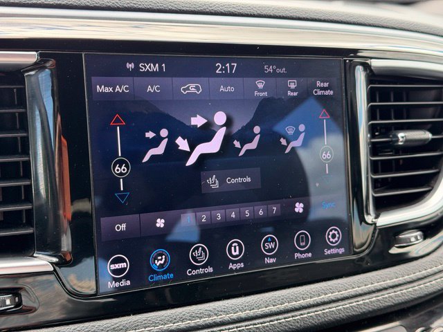 Used 2020 Chrysler Pacifica Limited w/ S Appearance Package FWD image 14