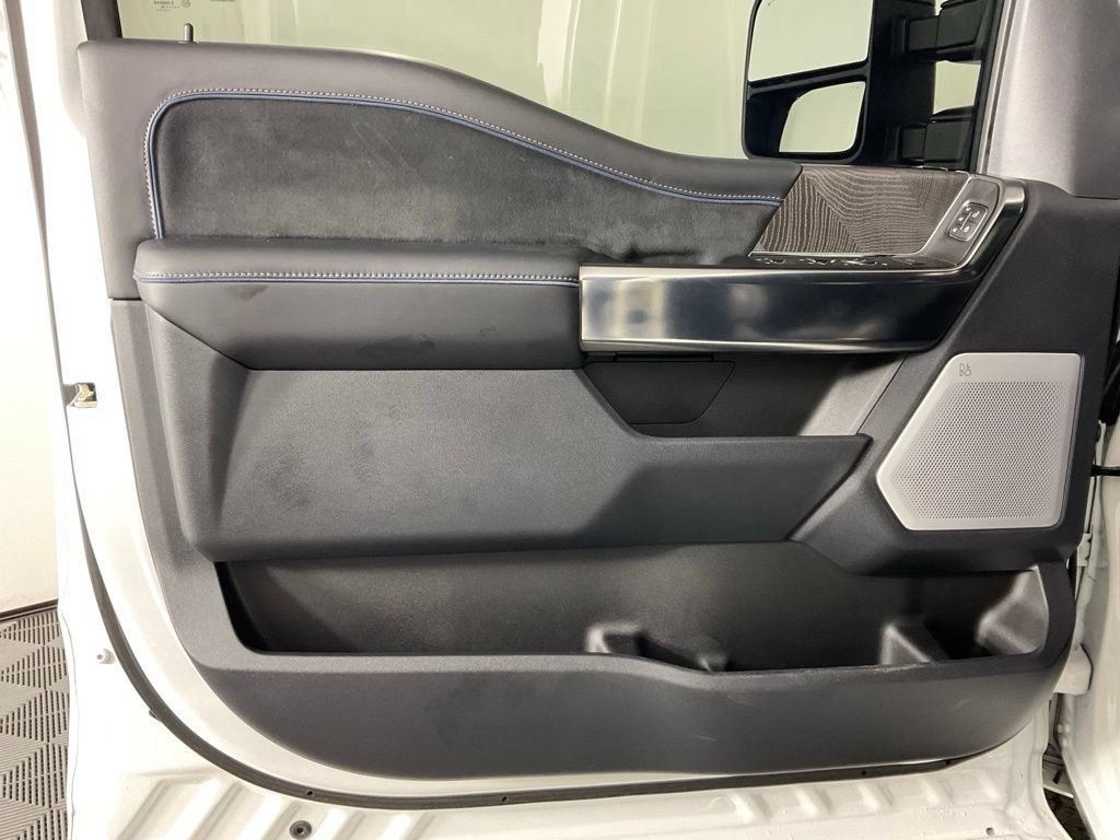 Certified 2025 Ford F250 Platinum w/ FX4 Off-Road Package AWD/4WD image 12