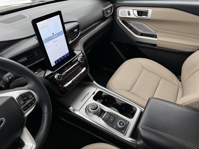 Certified 2023 Ford Explorer Limited w/ Limited Technology Package image 17