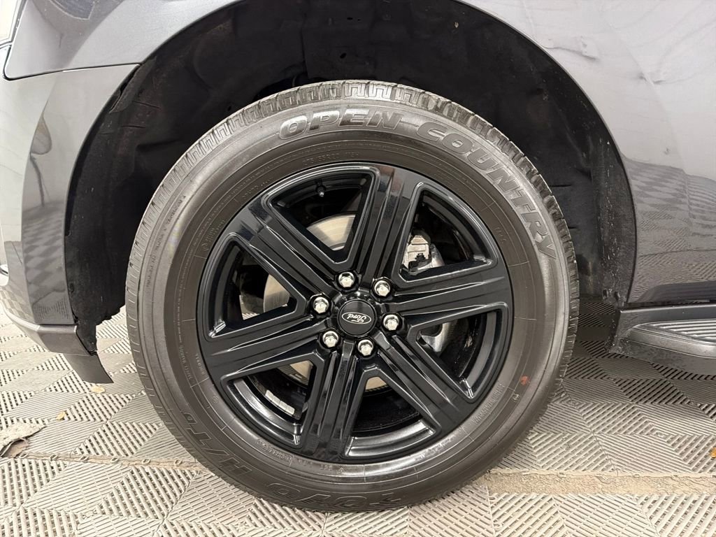 Certified 2024 Ford Expedition XLT image 15