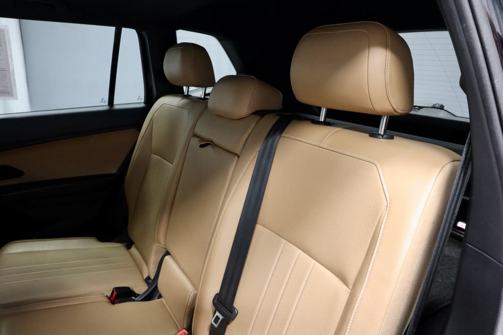 Used 2024 Volkswagen Tiguan SE w/ Panoramic Sunroof Package AWD/4WD image 22