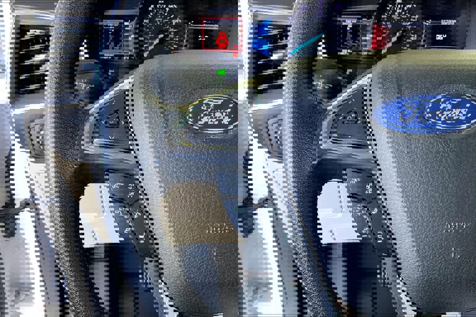 Certified 2019 Ford Edge Titanium w/ Equipment Group 301A image 23