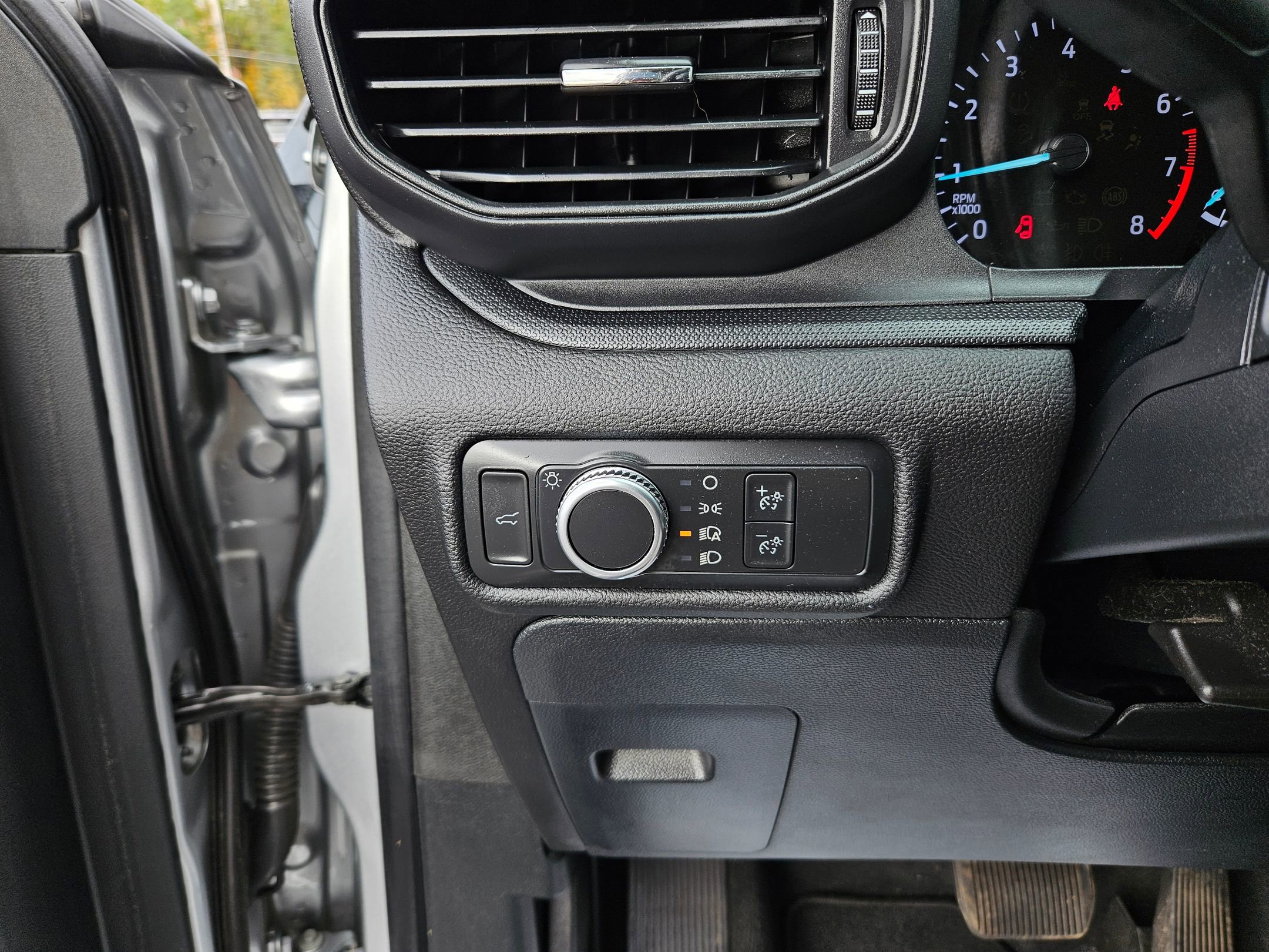 Certified 2022 Ford Explorer 4WD image 16