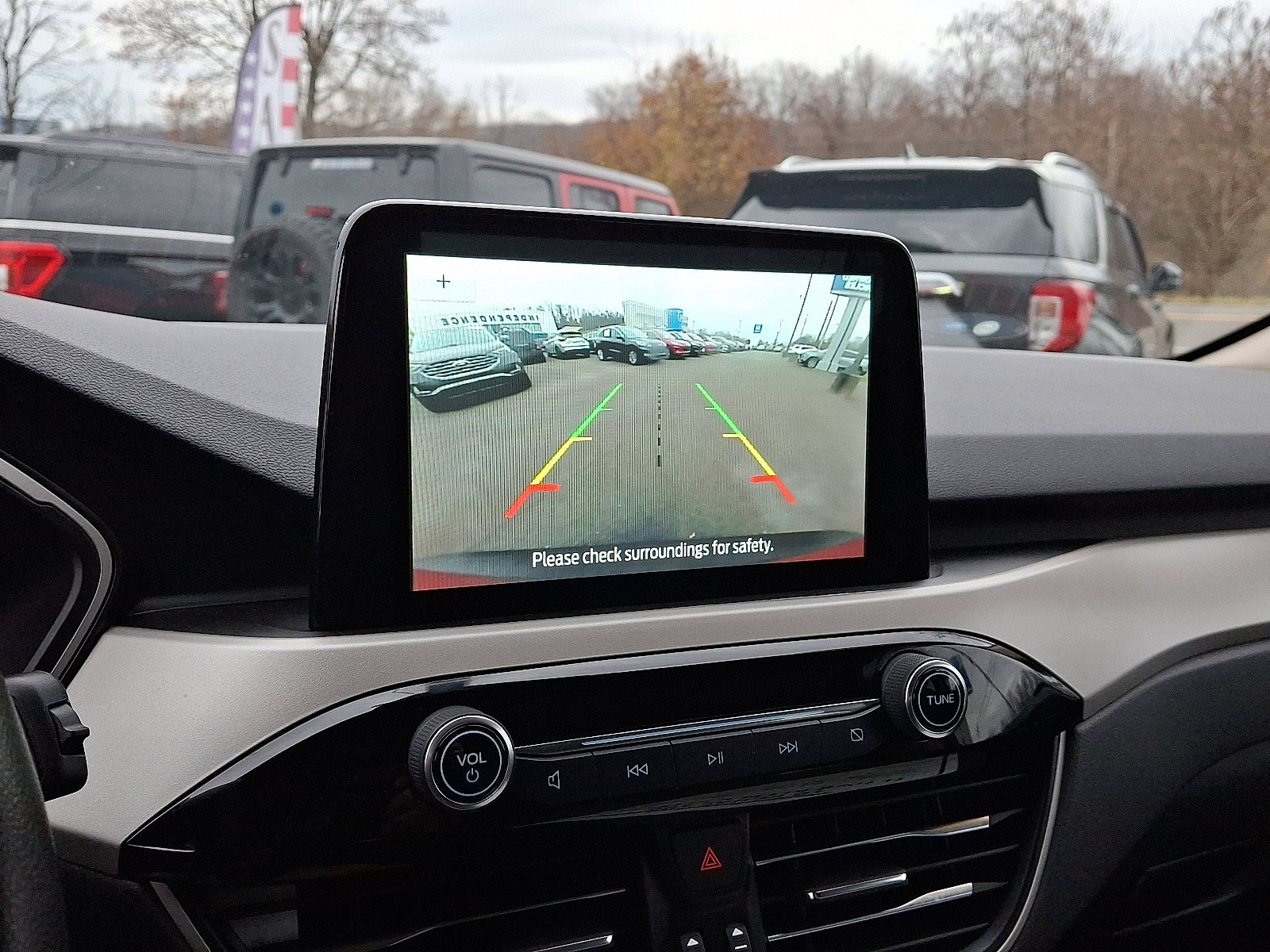 Certified 2020 Ford Escape SE image 24