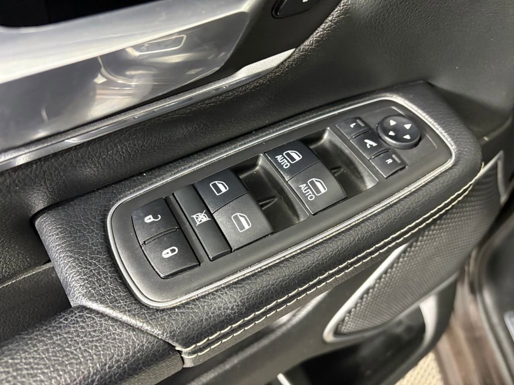 Used 2019 RAM 1500 Laramie image 12