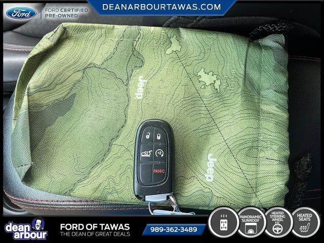 Used 2019 Jeep Cherokee Trailhawk w/ Comfort & Convenience Group AWD/4WD image 15