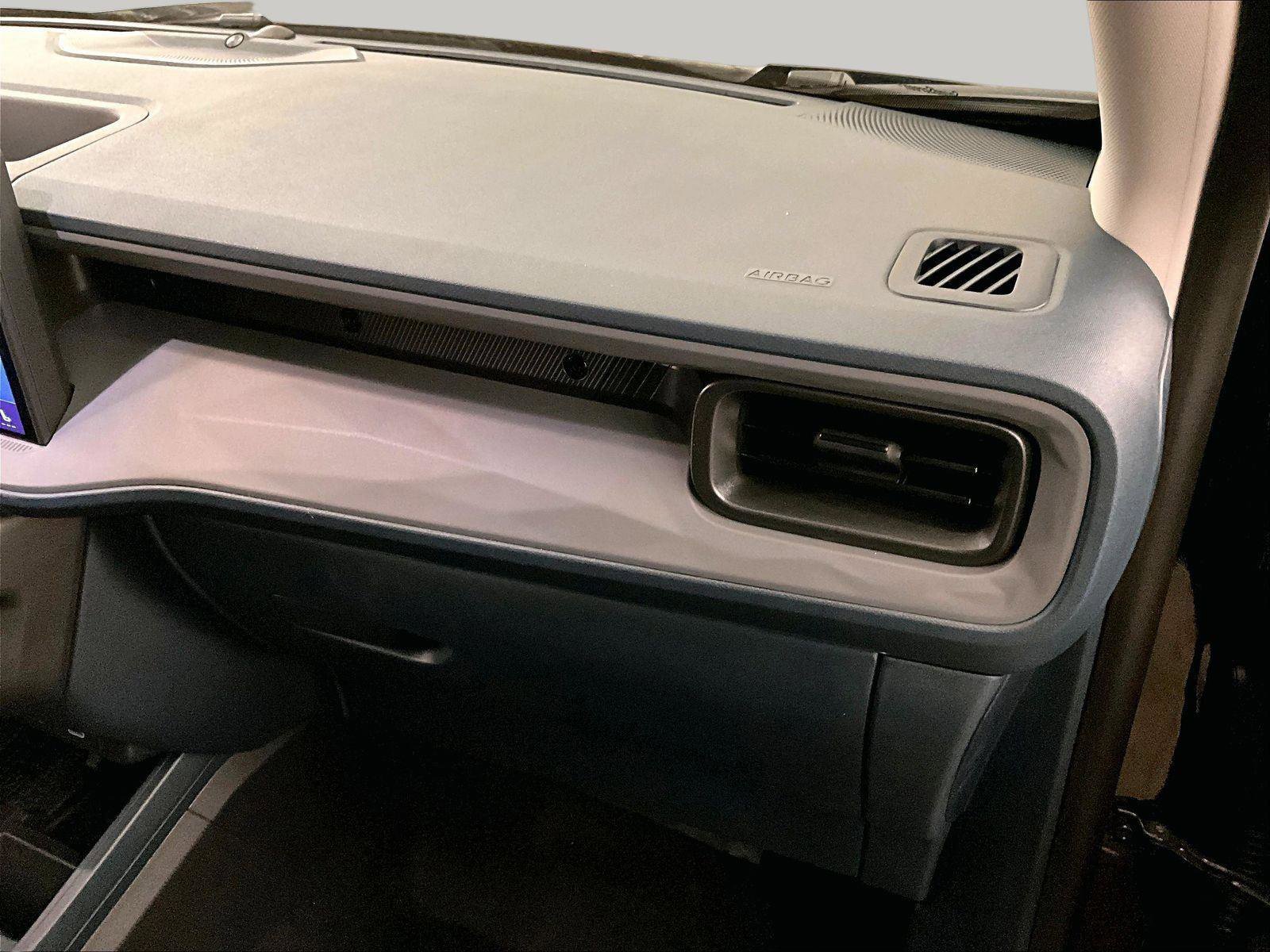 Certified 2025 Ford Maverick Lariat w/ Black Appearance Package image 15