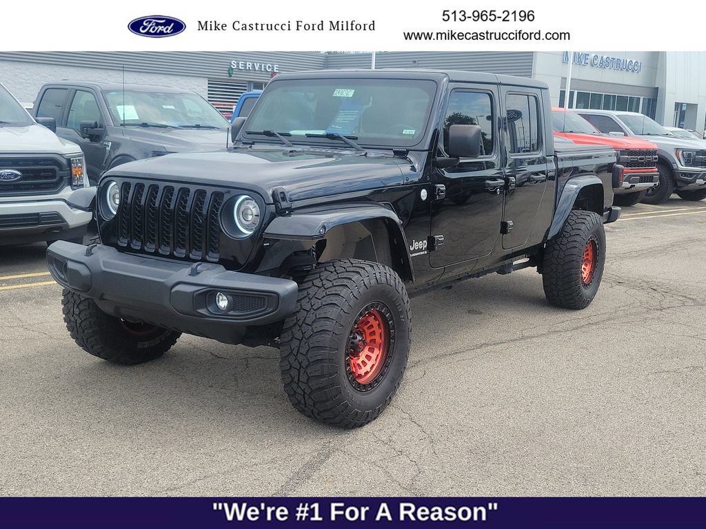 Used 2023 Jeep Gladiator Overland w/ Cold Weather Group AWD/4WD image 1
