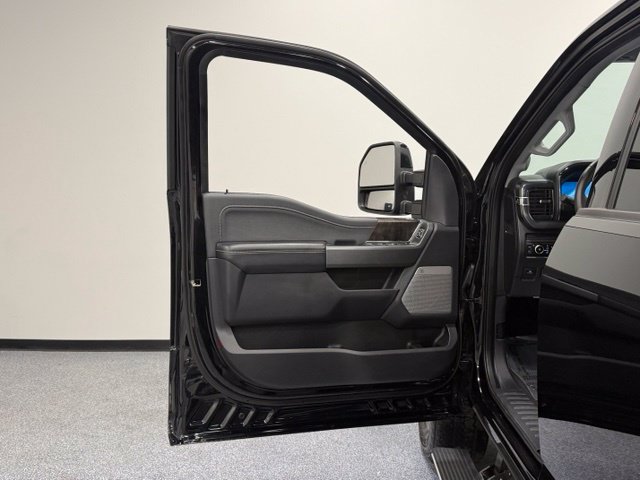 Certified 2025 Ford F250 Lariat w/ Lariat Ultimate Package AWD/4WD image 14