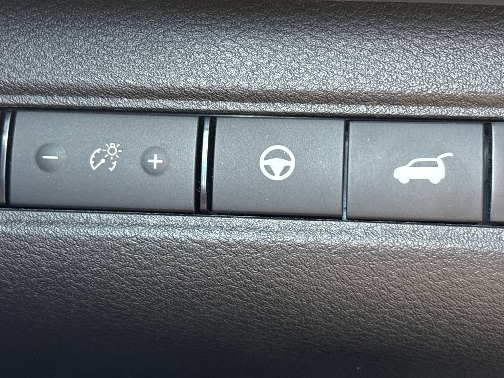 Used 2023 Nissan Pathfinder SL AWD/4WD image 38