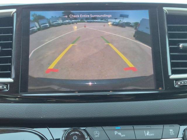 Used 2023 Chrysler Pacifica Touring-L FWD image 23