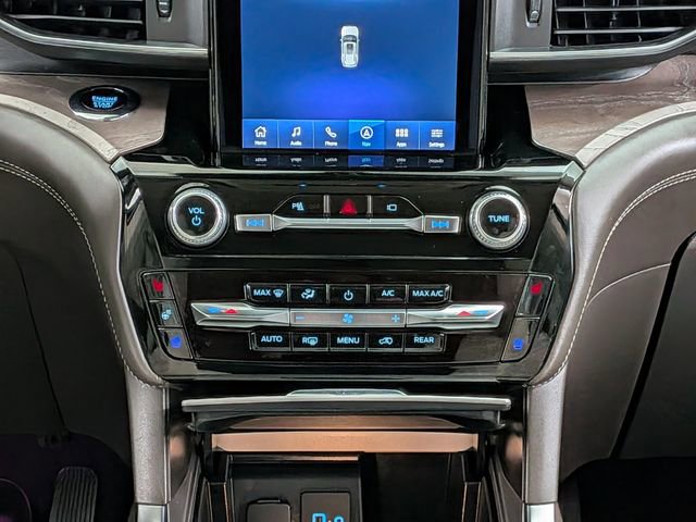 Certified 2023 Ford Explorer Platinum w/ Technology Package image 32