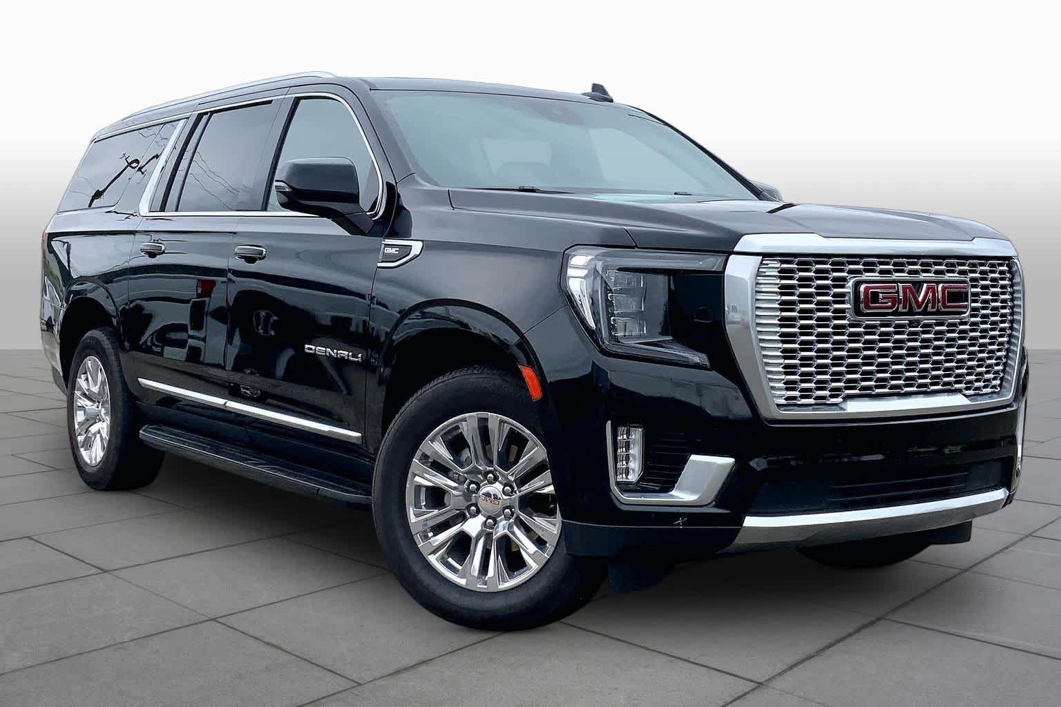 Used 2024 GMC Yukon XL Denali AWD/4WD image 3