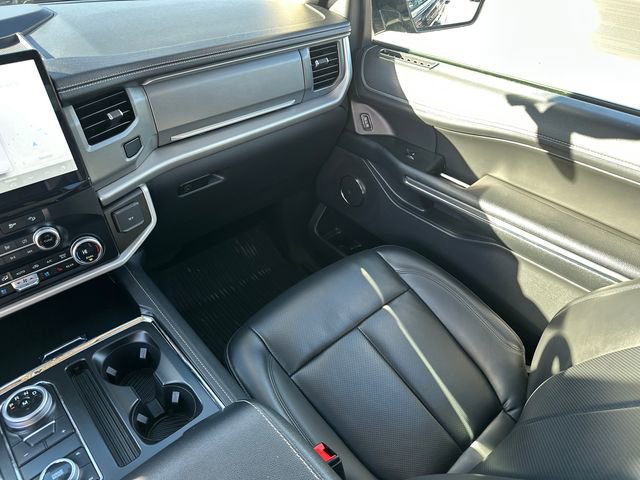 Certified 2024 Ford Expedition XLT image 25