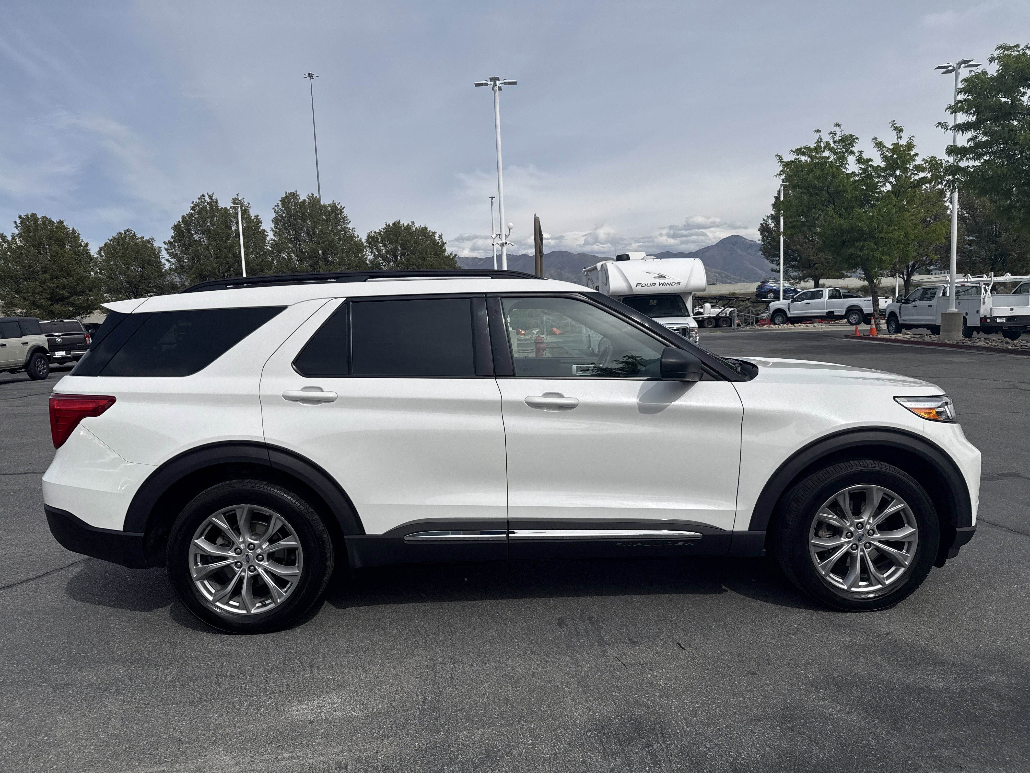 Certified 2020 Ford Explorer XLT w/ Equipment Group 202A AWD/4WD image 6