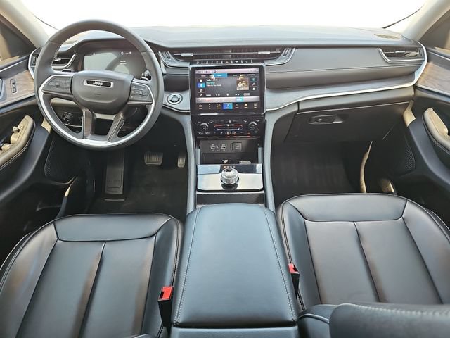 Used 2023 Jeep Grand Cherokee L Limited RWD image 10