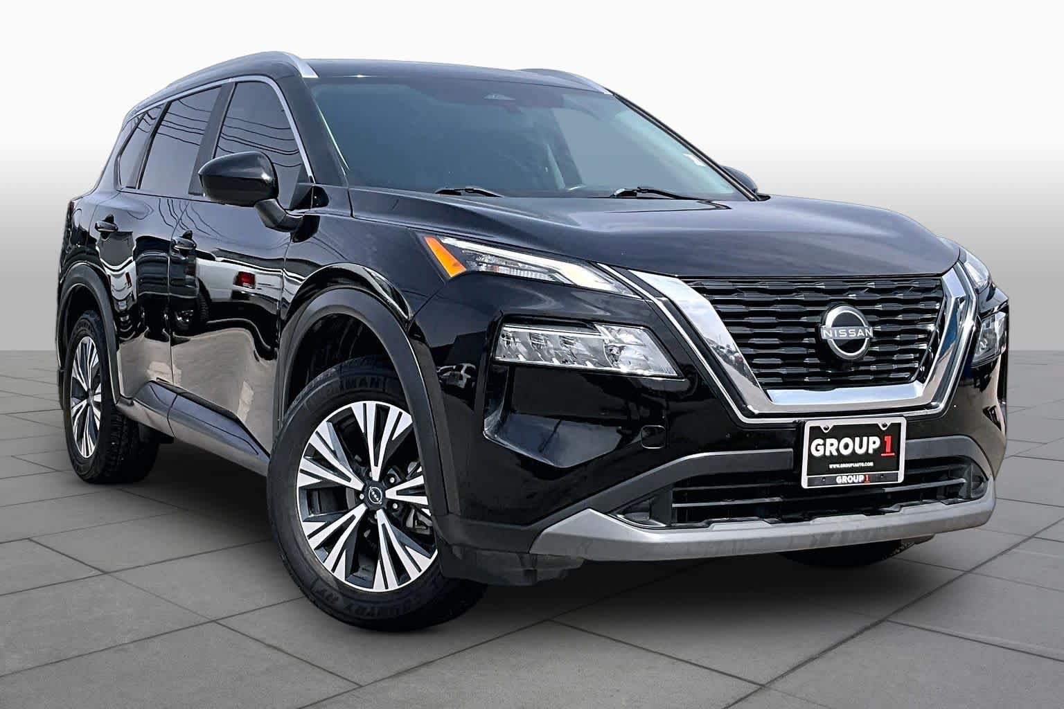 Used 2023 Nissan Rogue SV w/ SV Premium B Package FWD image 3