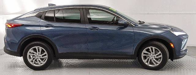 Used 2025 Buick Envista Preferred w/ Convenience I Package FWD image 2