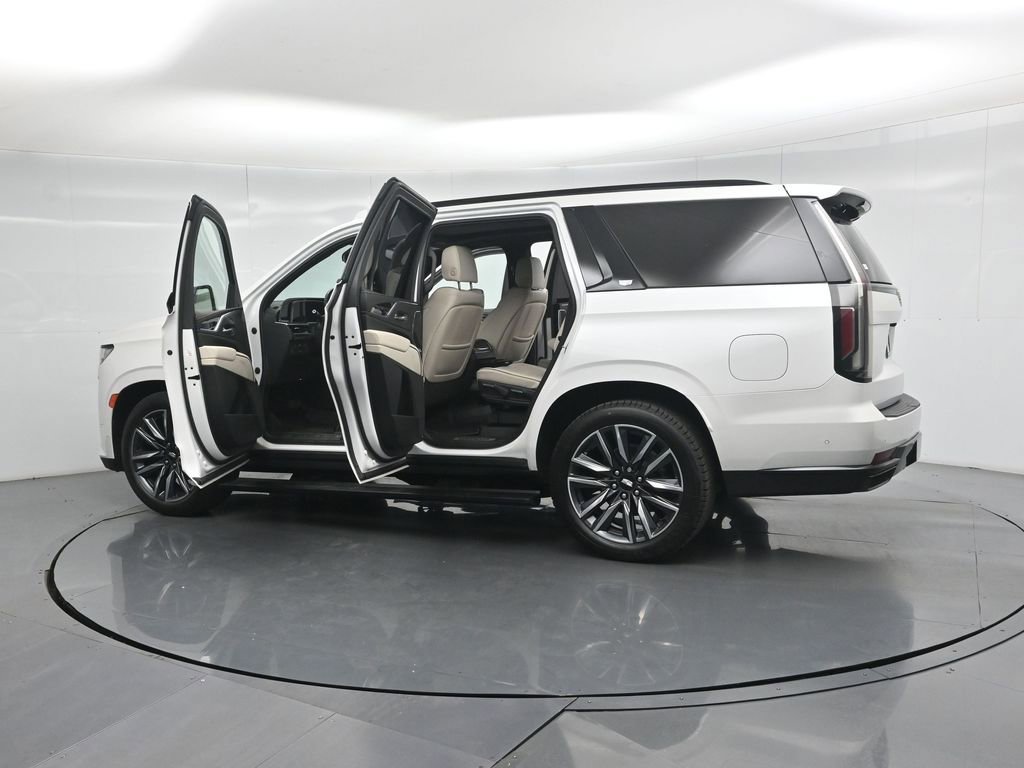 Used 2022 Cadillac Escalade Sport w/ Touring Package AWD/4WD image 38