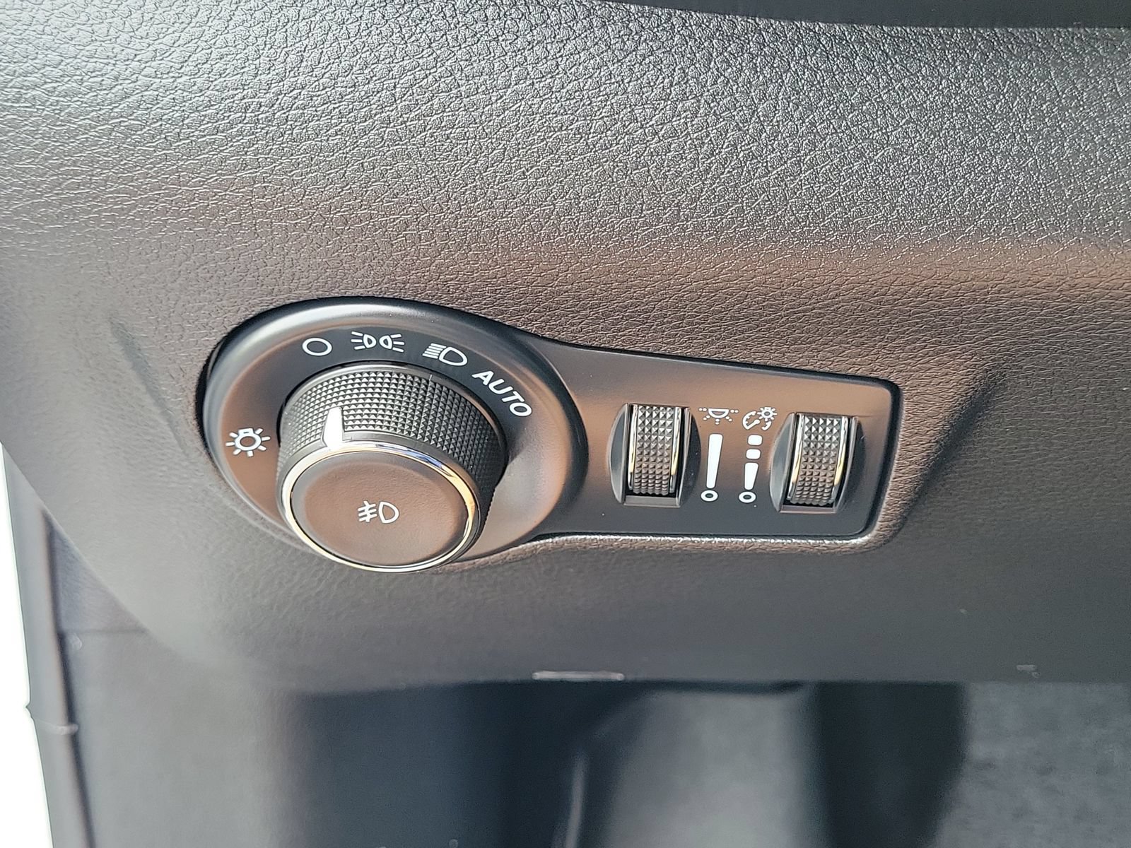 Used 2025 Jeep Compass Latitude w/ Altitude Special Edition AWD/4WD image 27