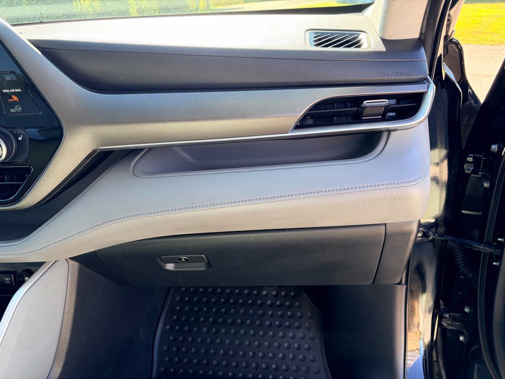 Used 2020 Toyota Highlander XLE AWD/4WD image 26