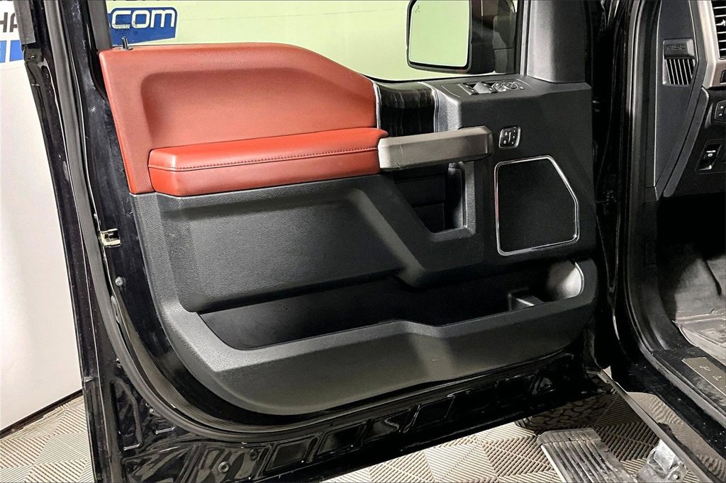 Certified 2019 Ford F150 Platinum w/ Equipment Group 701A Luxury image 18