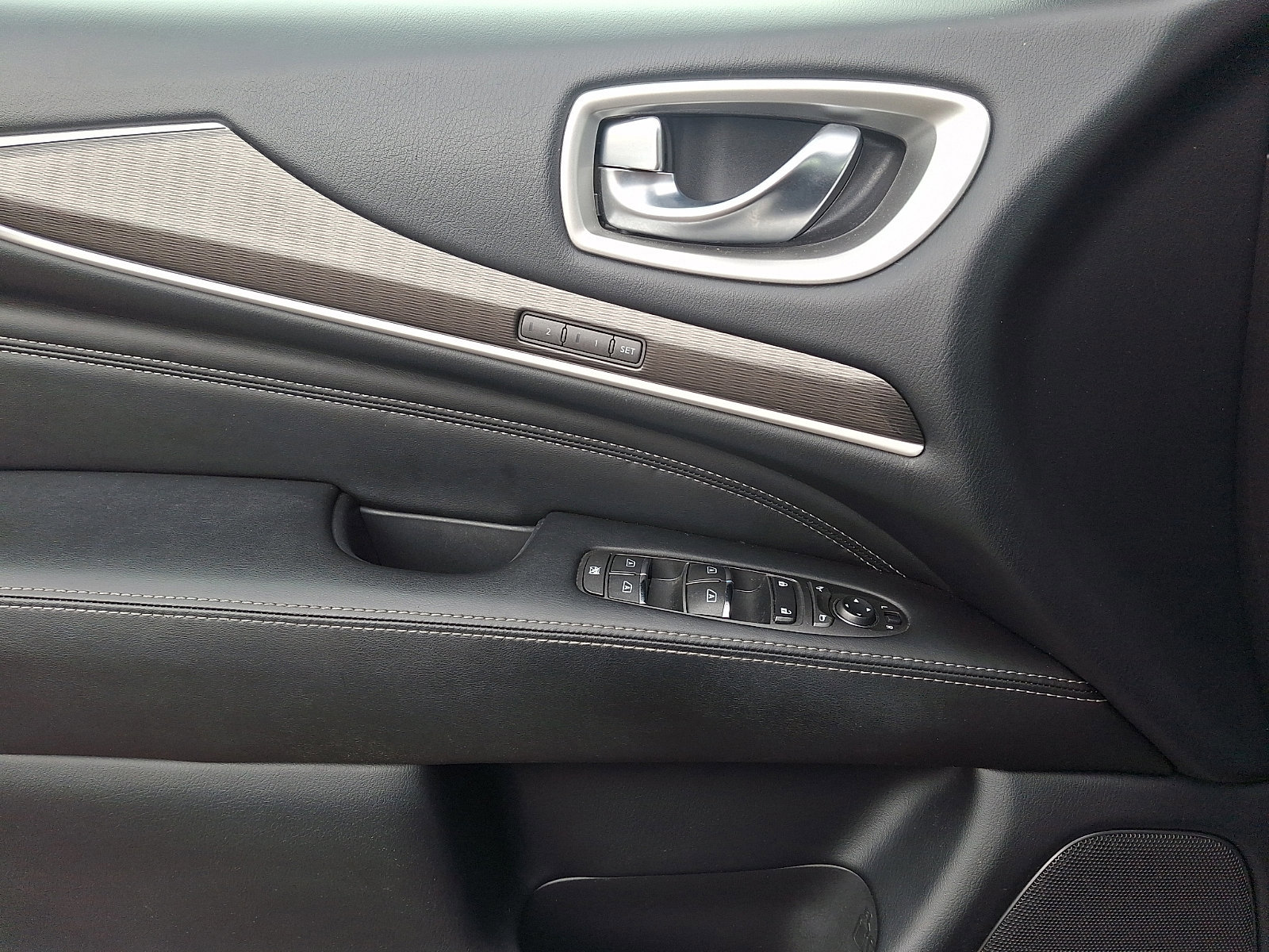 Used 2020 INFINITI QX60 Luxe w/ Essential Package image 20