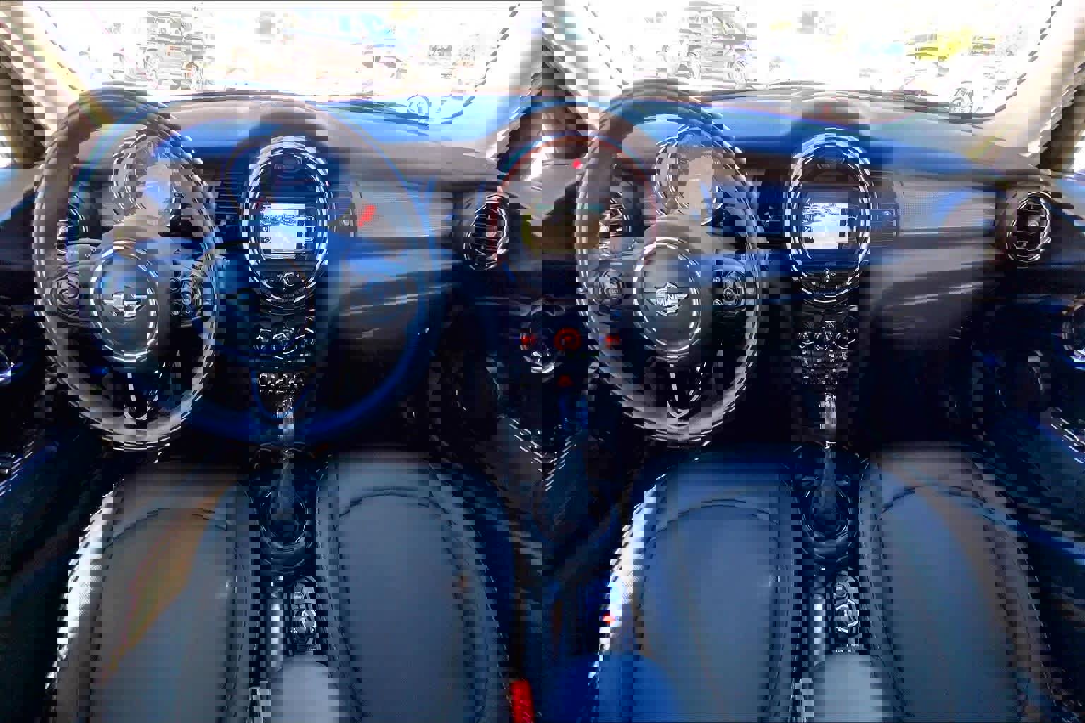 Used 2017 MINI Cooper 4-Door Hardtop image 10