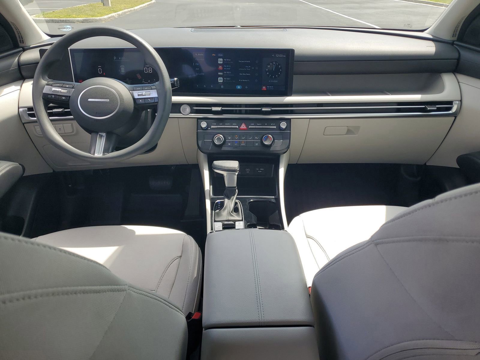 Used 2025 Hyundai Tucson SE image 12