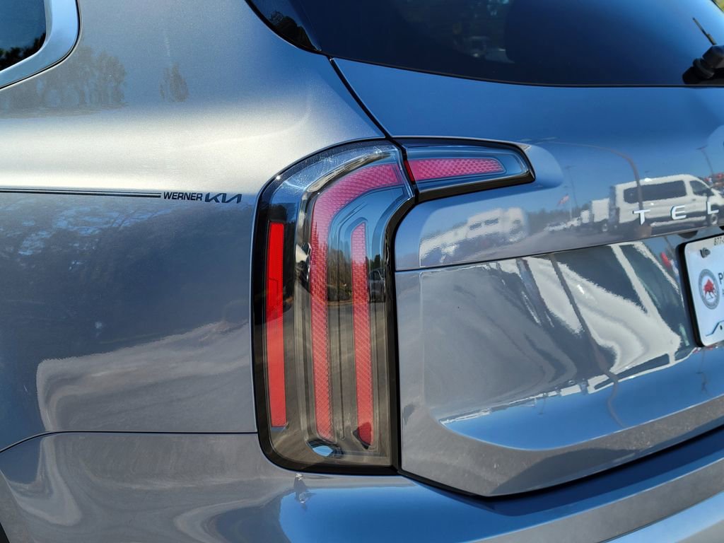 Used 2024 Kia Telluride EX w/ EX Captain's Chair Package image 12