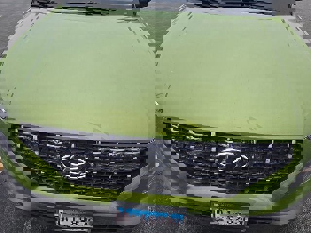 Used 2024 Hyundai Venue SEL image 2