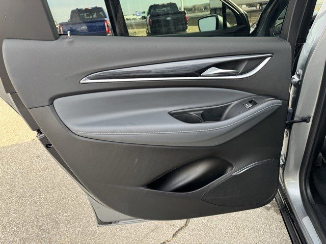 Used 2024 Buick Enclave Premium image 24