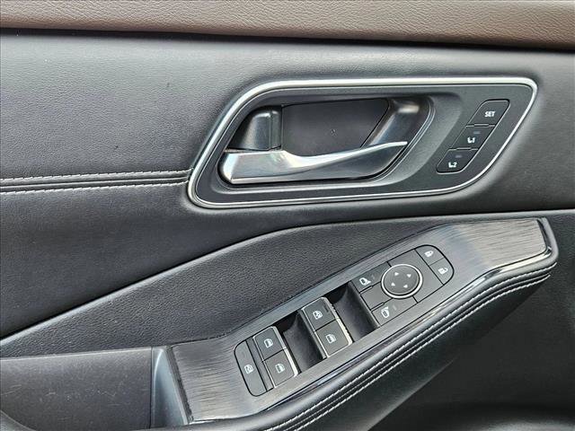 Used 2021 Nissan Rogue SL w/ Premium Package image 8