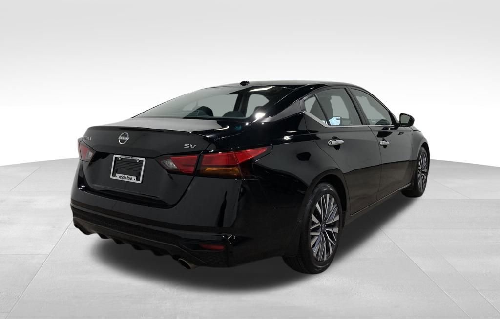 Used 2024 Nissan Altima 2.5 SV w/ SV Premium Package image 4