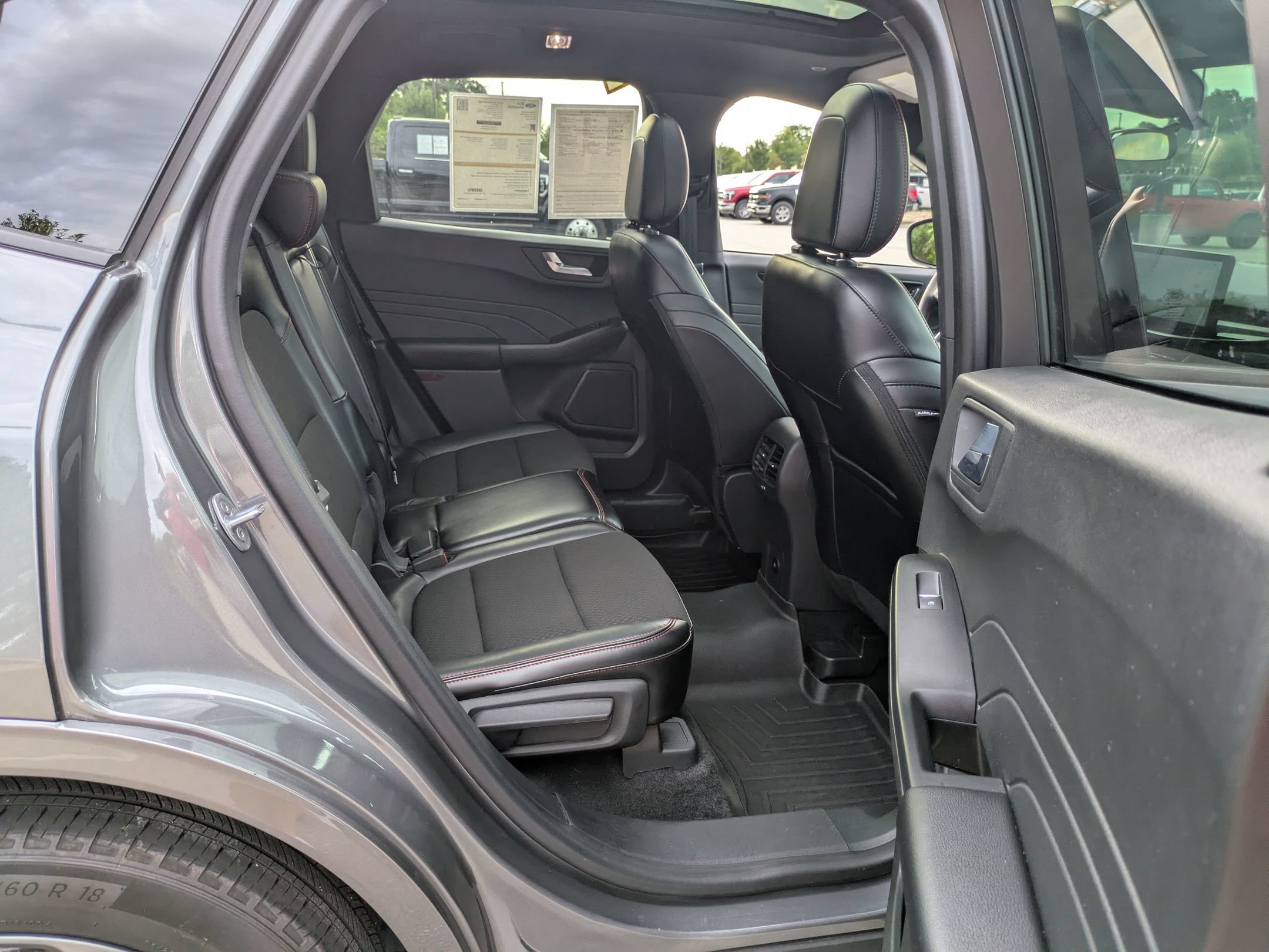 Certified 2024 Ford Escape ST-Line w/ Tech Pack #1 AWD/4WD image 36