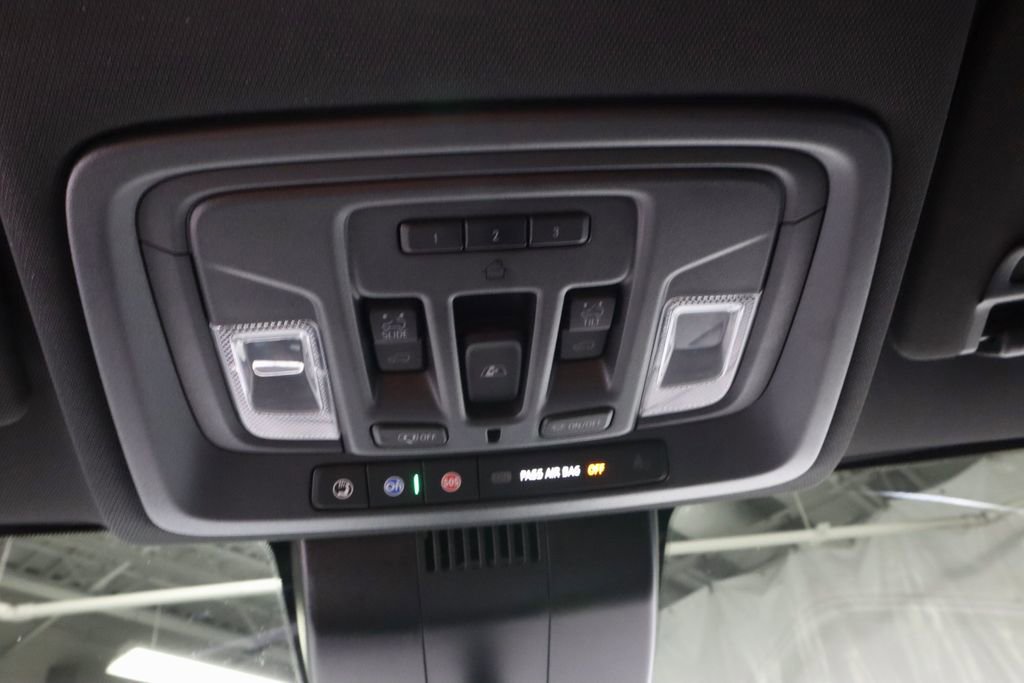 Used 2023 Chevrolet Silverado 1500 High Country w/ High Country Premium Package AWD/4WD image 30