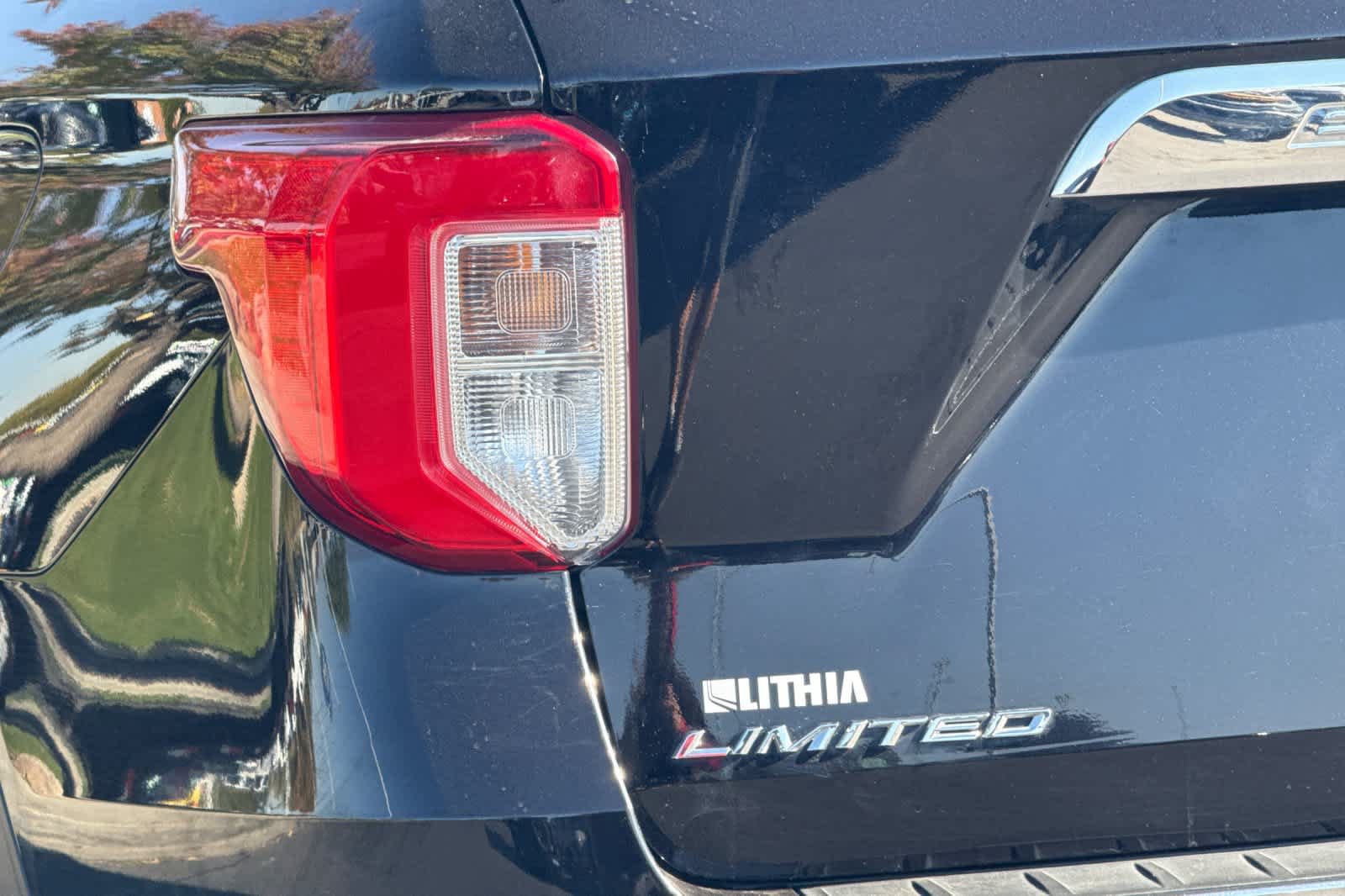 Certified 2021 Ford Explorer Limited w/ Hybrid Equipment Group 310A AWD/4WD image 29