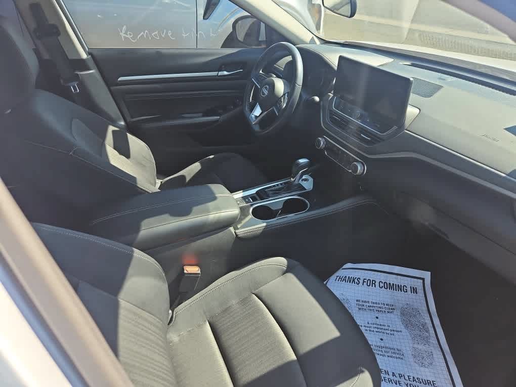 Used 2023 Nissan Altima 2.5 SV w/ SV Premium Package FWD image 11