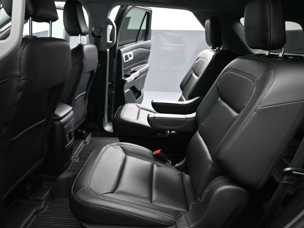 Certified 2023 Ford Explorer XLT w/ Equipment Group 202A image 21