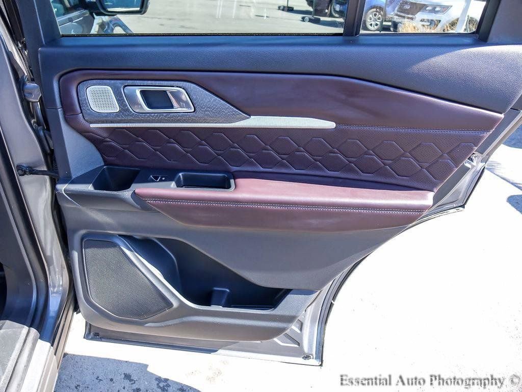 Certified 2025 Ford Explorer Platinum w/ LUX Leather Package image 28