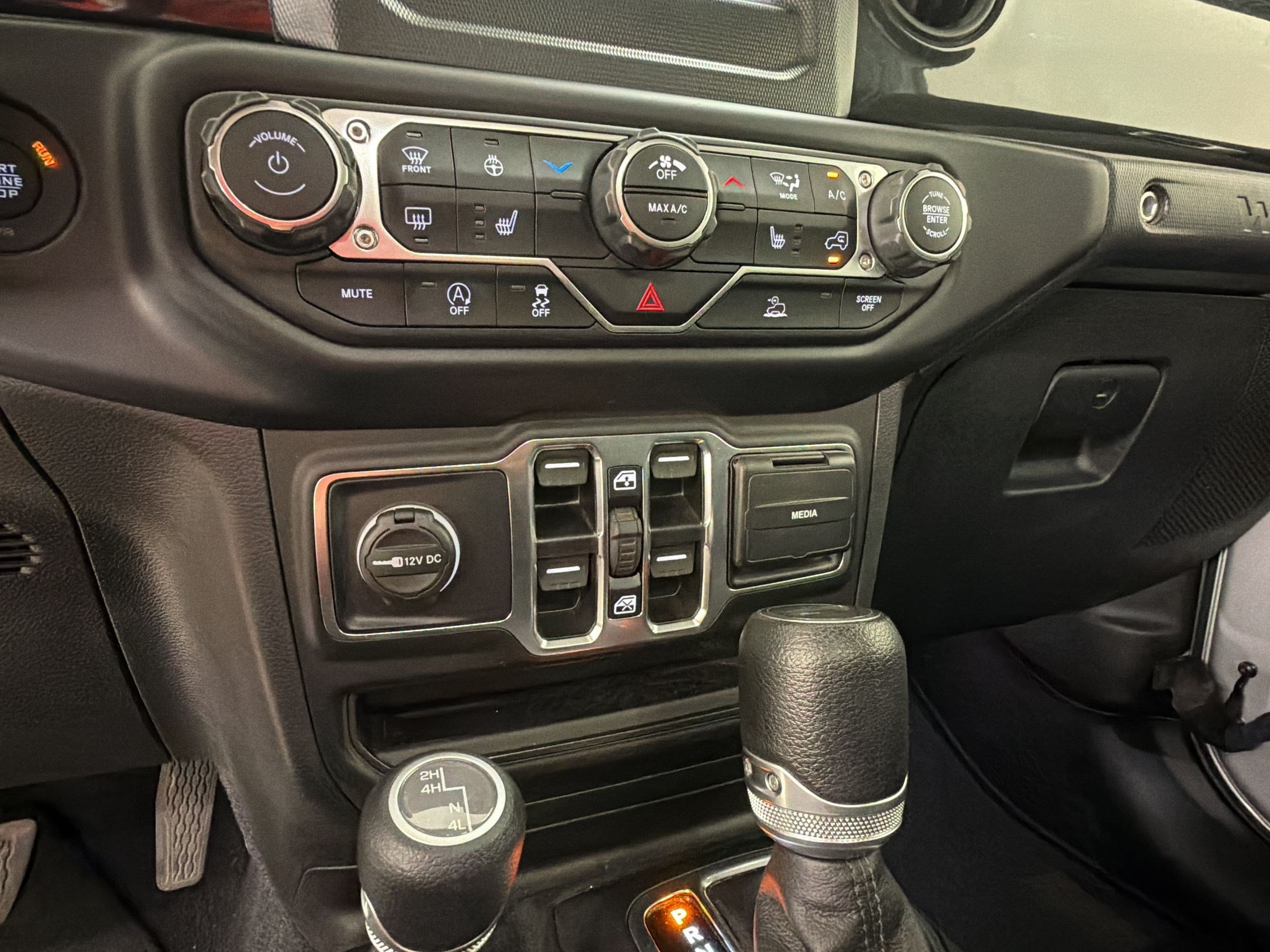 Used 2023 Jeep Wrangler Unlimited Sport AWD/4WD image 18