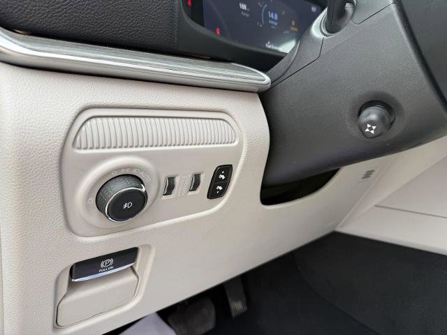 Used 2024 Jeep Wagoneer L Series II w/ Flexible Seating Group AWD/4WD image 16